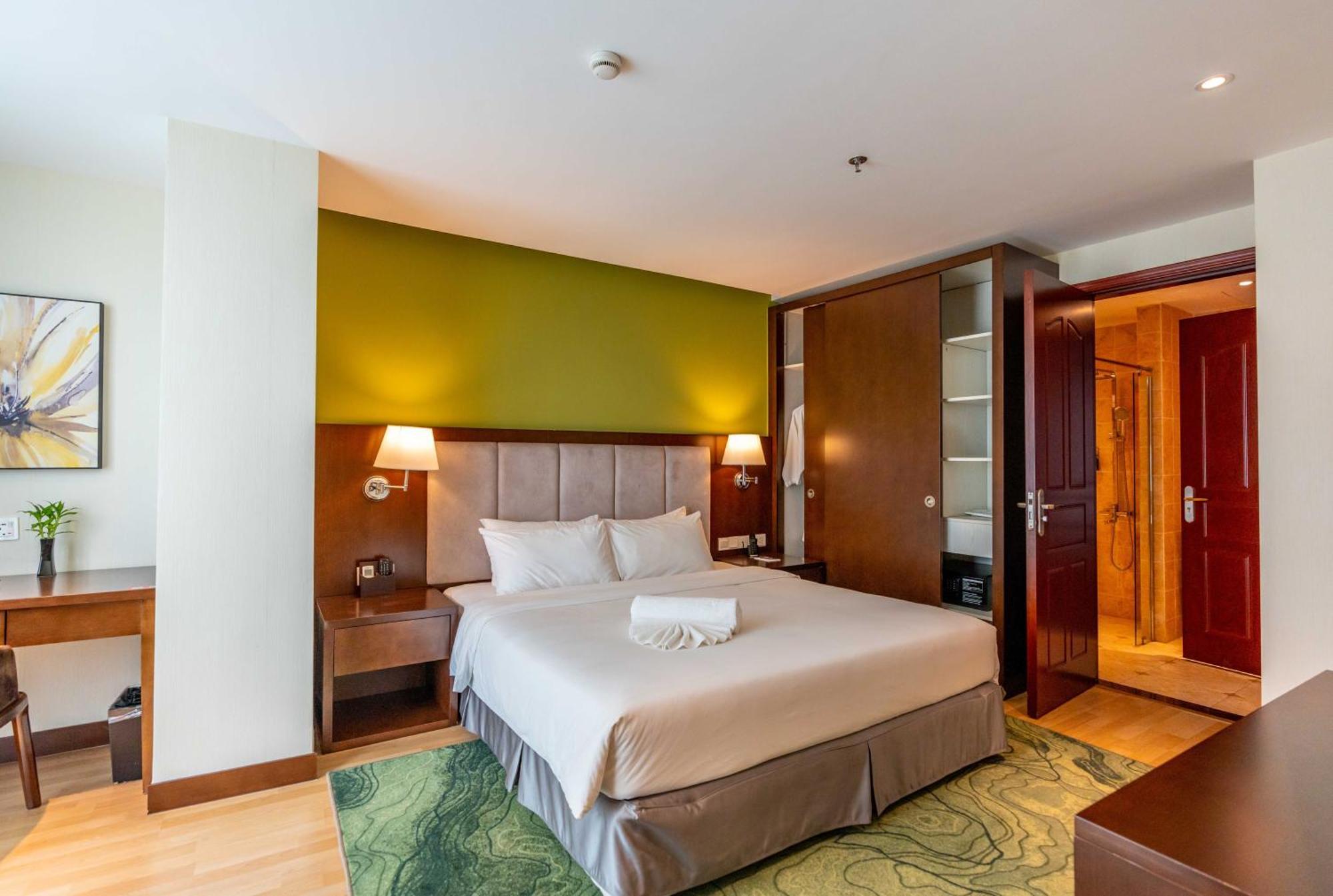 Olympia City Hotel By Dara Phnom Penh Exterior photo