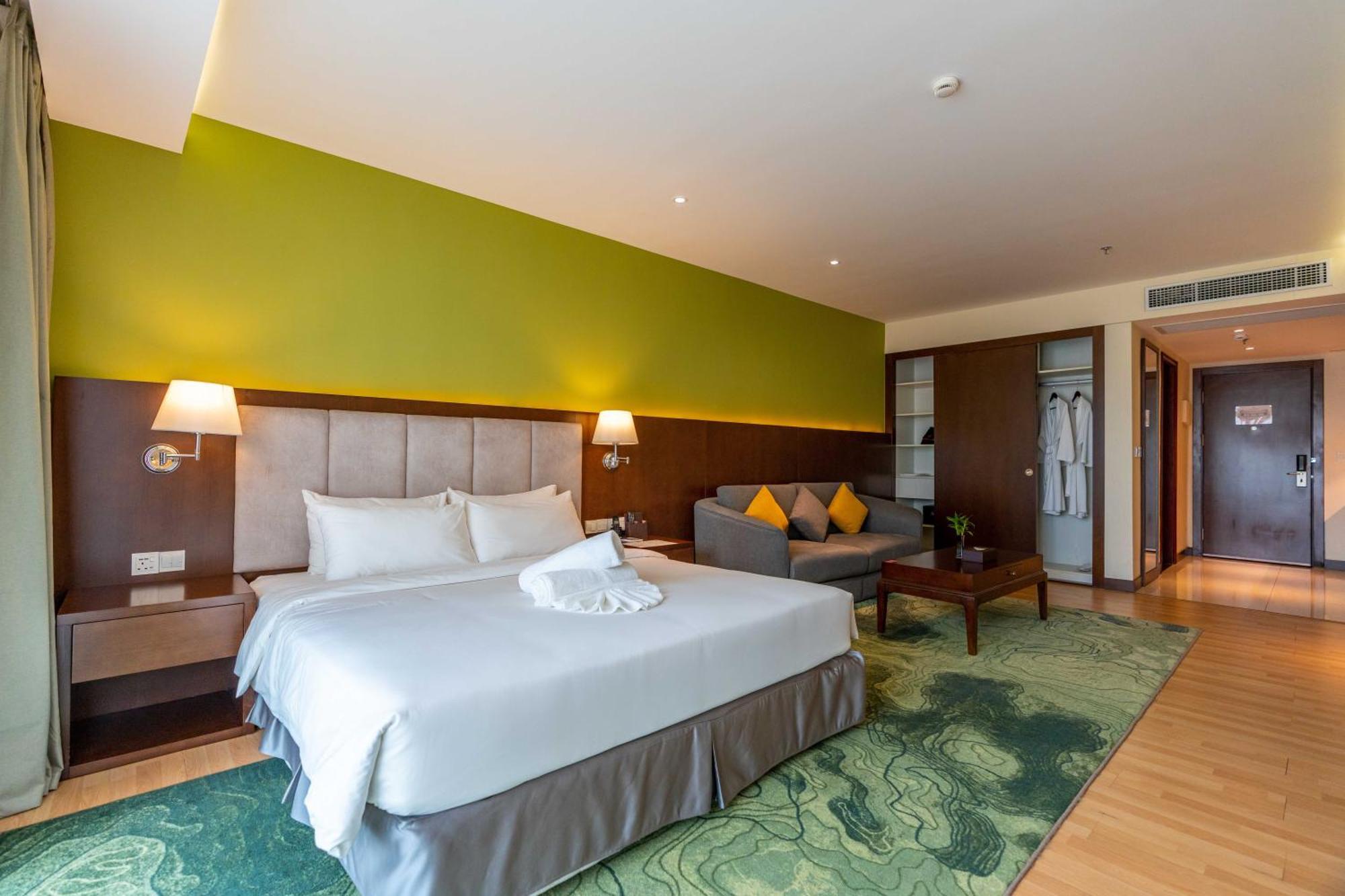 Olympia City Hotel By Dara Phnom Penh Exterior photo