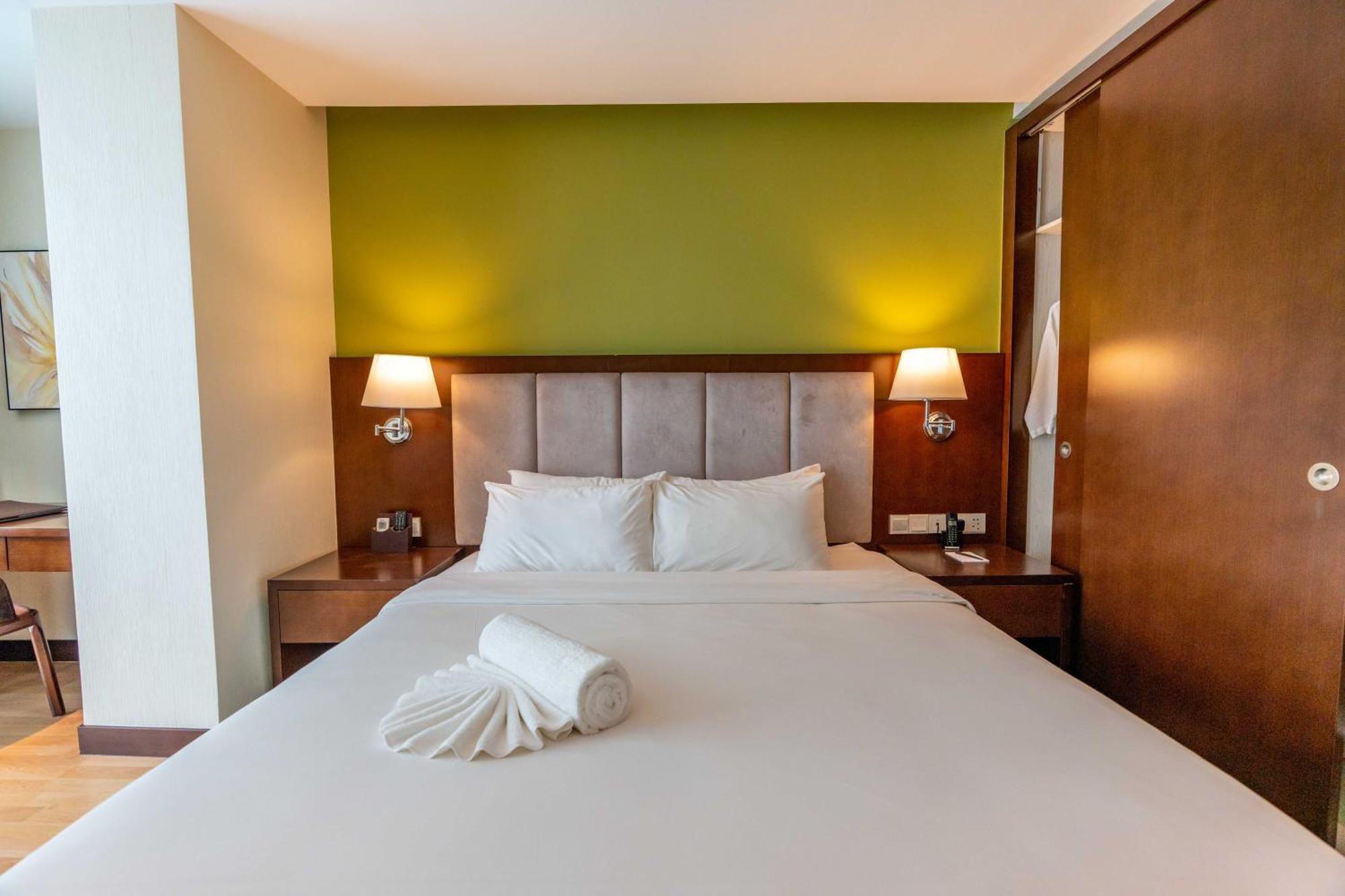 Olympia City Hotel By Dara Phnom Penh Exterior photo