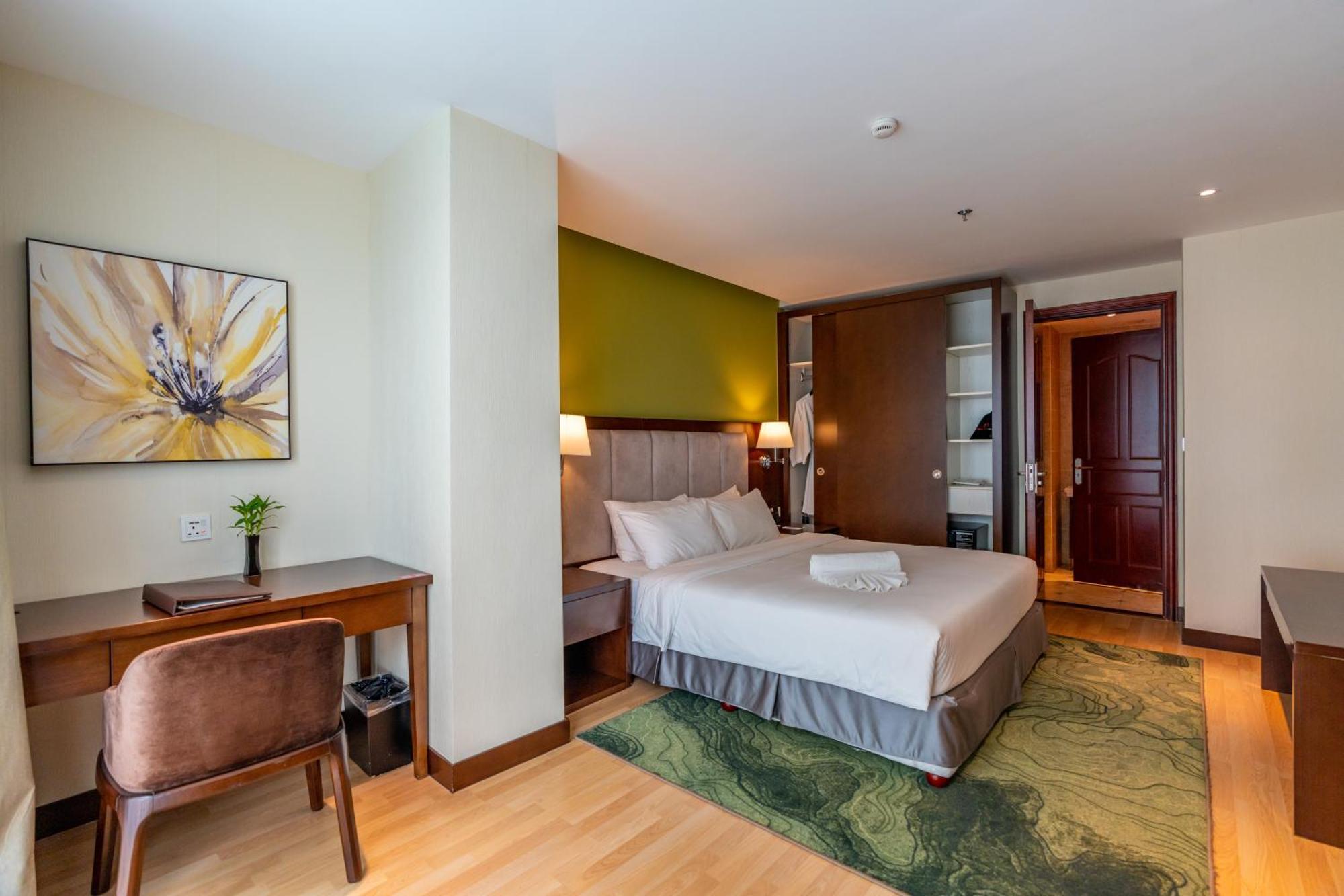 Olympia City Hotel By Dara Phnom Penh Exterior photo
