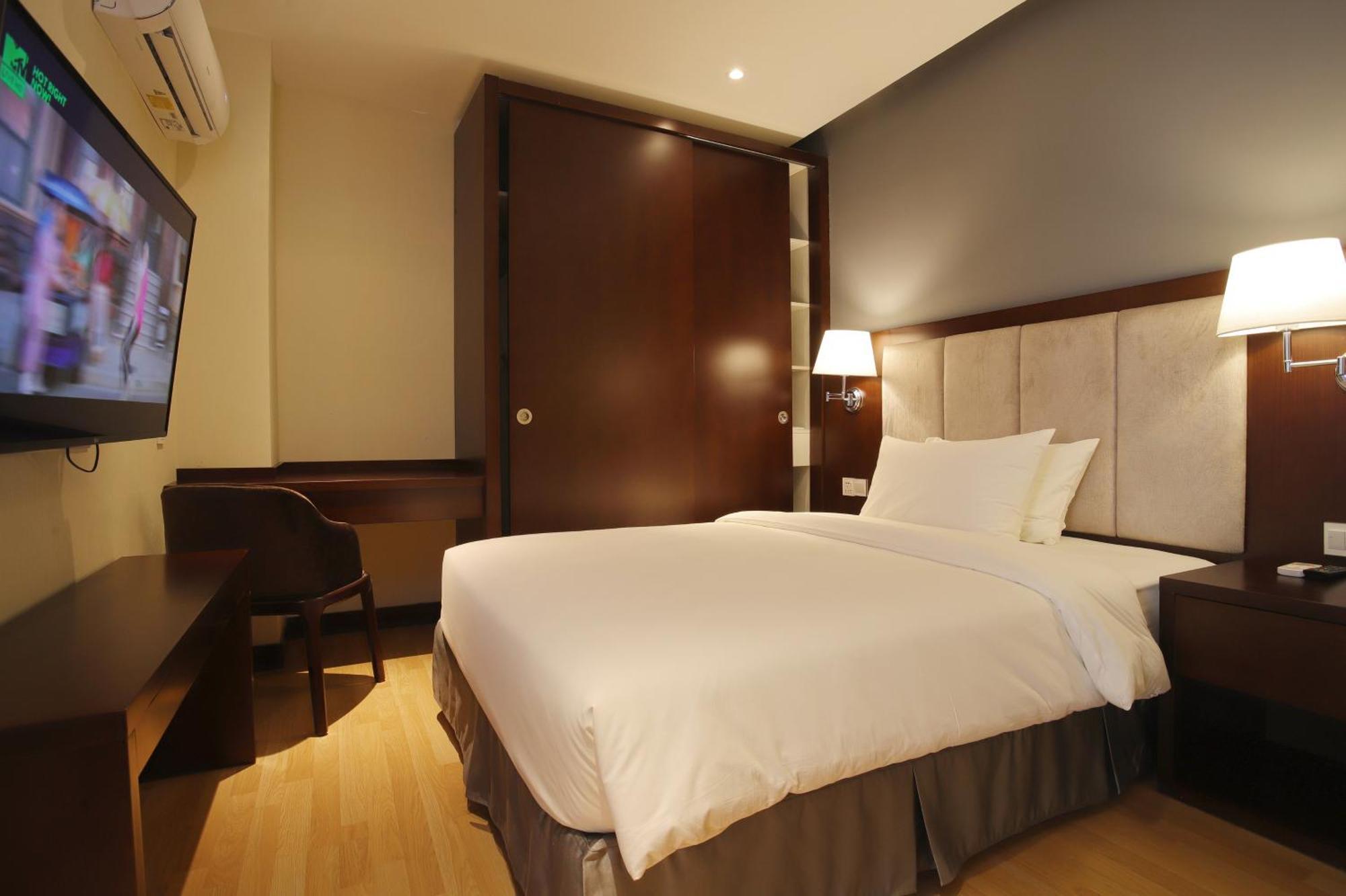 Olympia City Hotel By Dara Phnom Penh Exterior photo